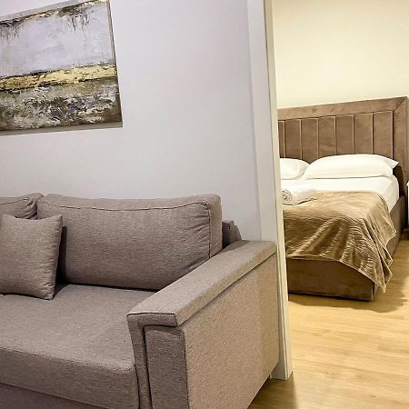 Home Inn Apartment Near City Center Тирана Экстерьер фото