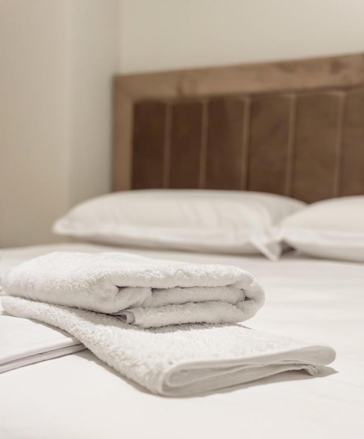 Home Inn Apartment Near City Center Тирана Экстерьер фото