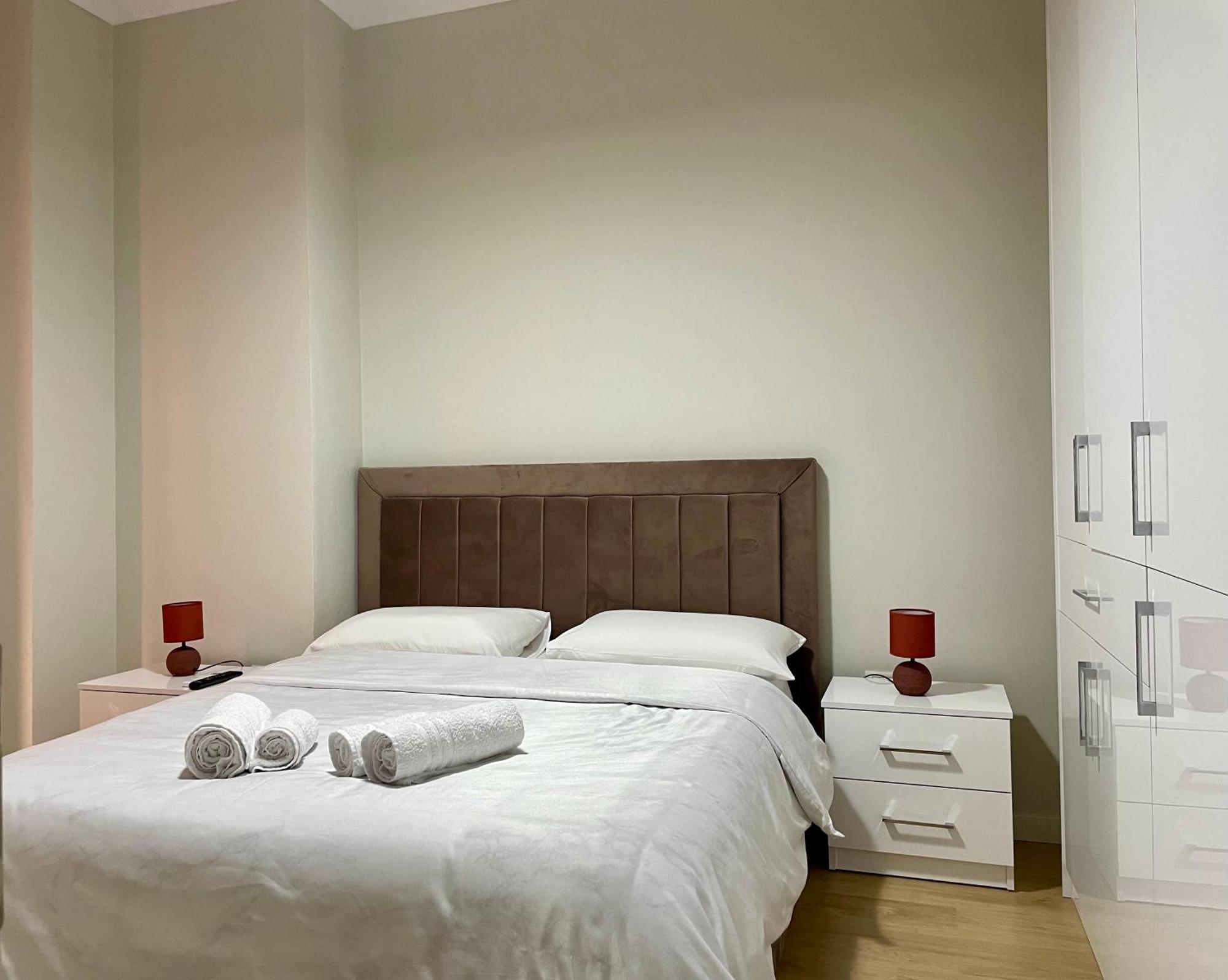 Home Inn Apartment Near City Center Тирана Экстерьер фото