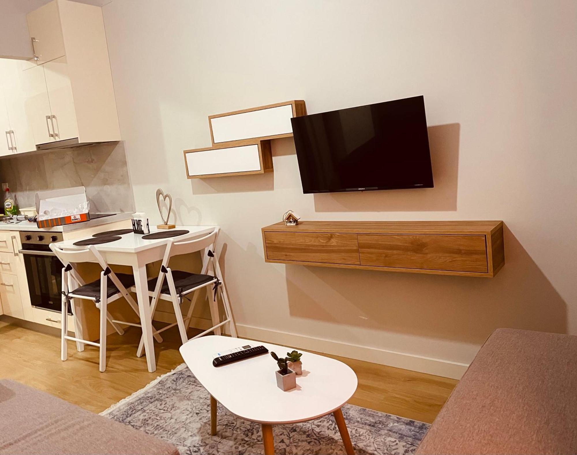 Home Inn Apartment Near City Center Тирана Экстерьер фото